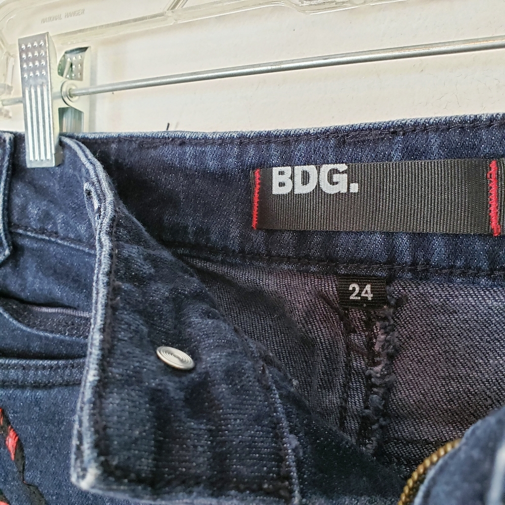 BDG Southwest Tribal Embroidered Shorts 24 - Picture 9 of 11
